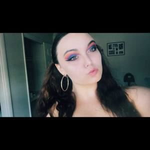 Meet your Posher, Katelyn